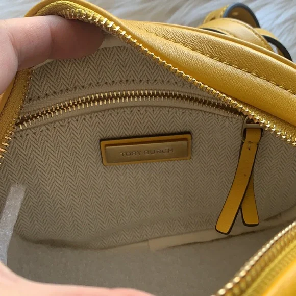 Tory Burch Kira Chevron Small Camera Bag - Picture 4 of 8